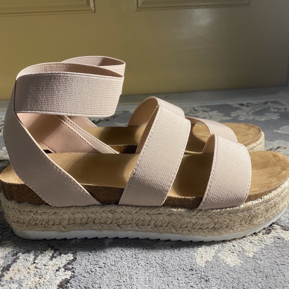 Francesca's Elastic Sandals